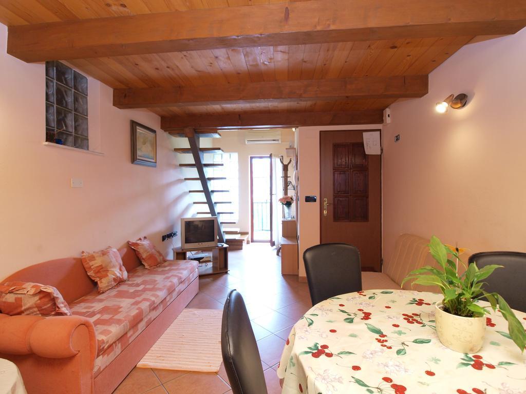 Apartments Voltica 1049 ロヴィニ エクステリア 写真