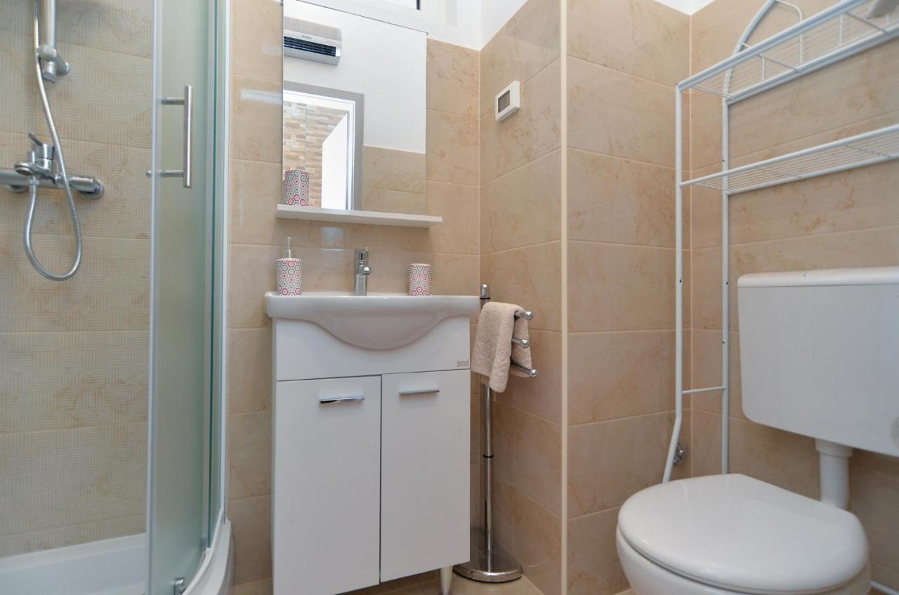 Apartments Voltica 1049 ロヴィニ エクステリア 写真