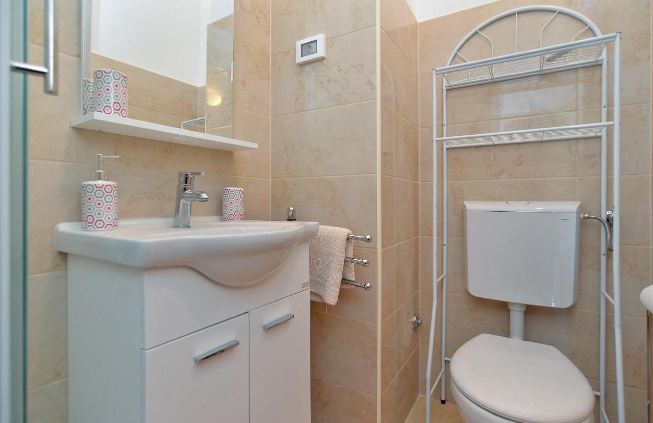 Apartments Voltica 1049 ロヴィニ エクステリア 写真