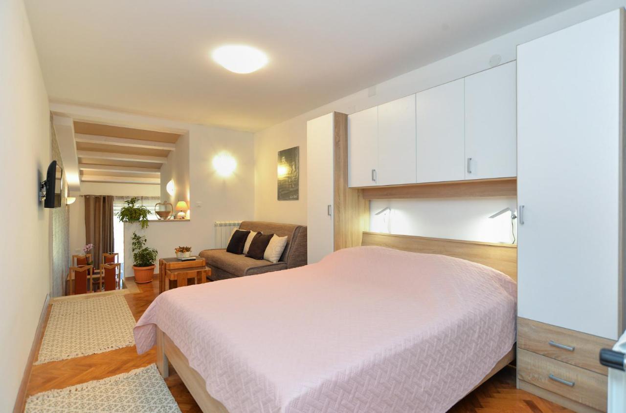 Apartments Voltica 1049 ロヴィニ エクステリア 写真