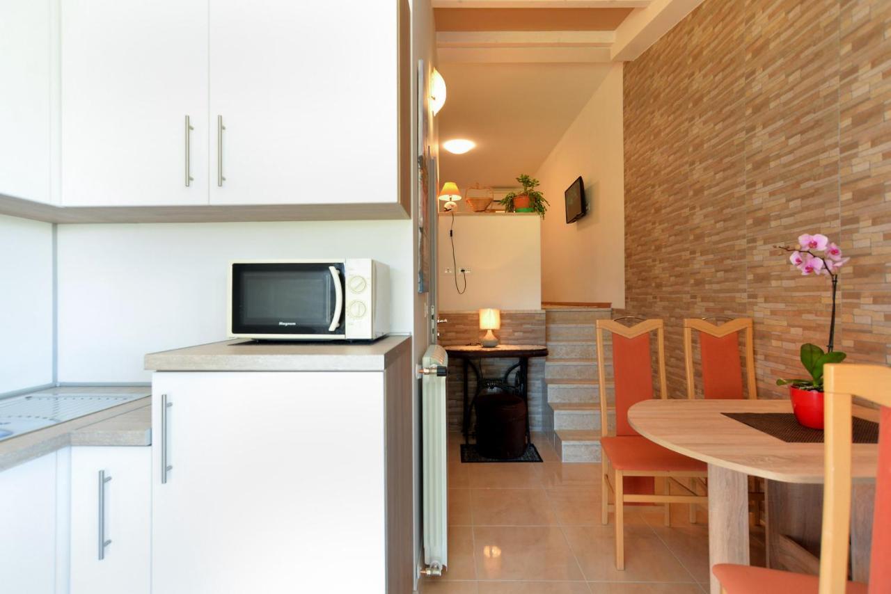 Apartments Voltica 1049 ロヴィニ エクステリア 写真