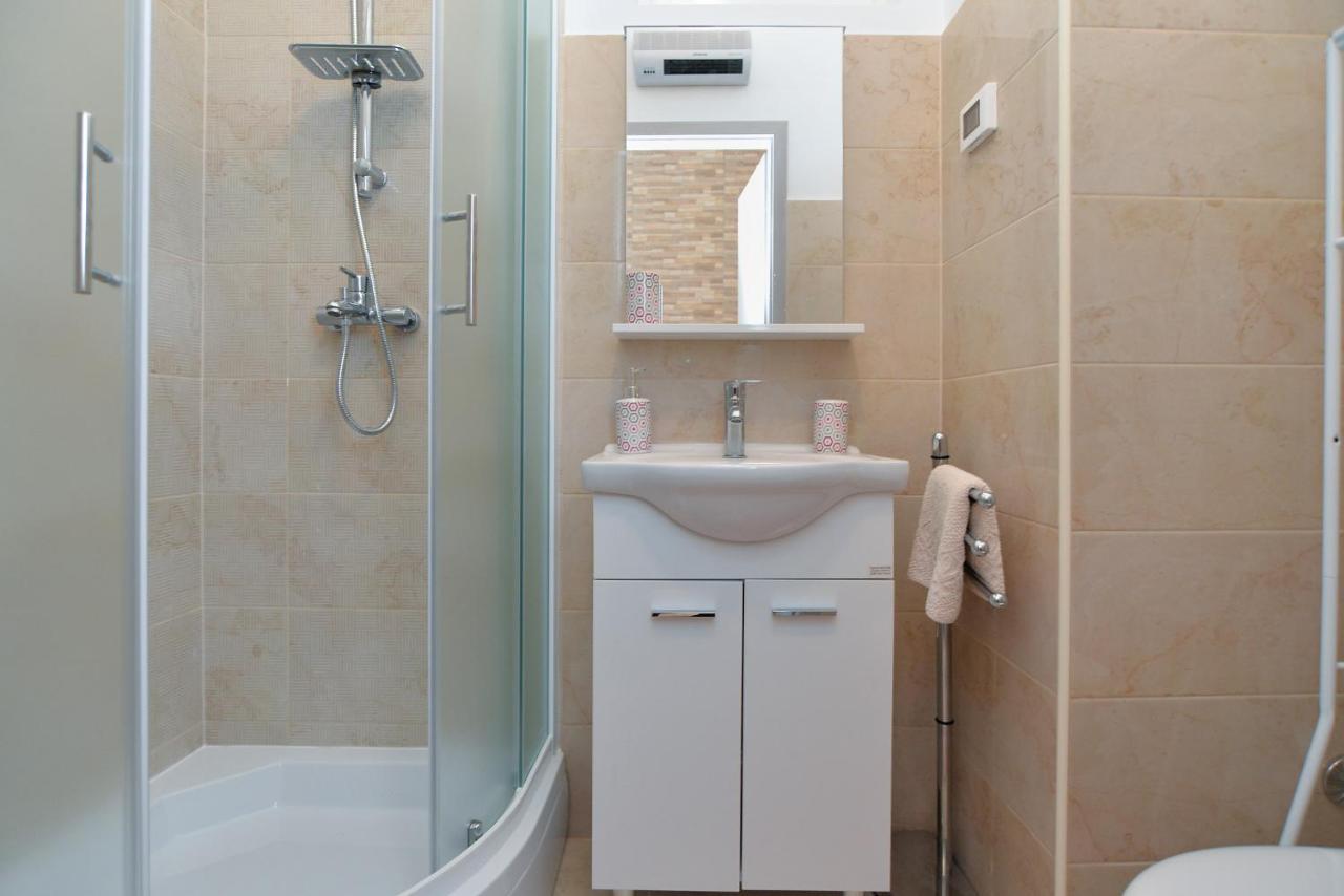 Apartments Voltica 1049 ロヴィニ エクステリア 写真