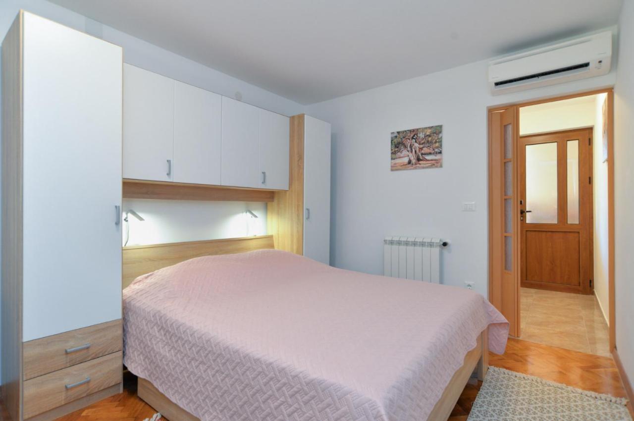 Apartments Voltica 1049 ロヴィニ エクステリア 写真